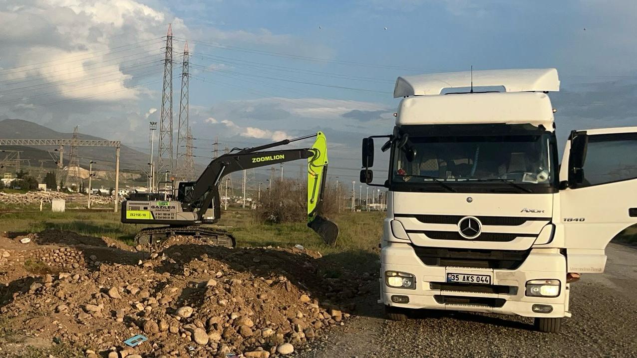 Hafriyat İşlemleri - Tır ile toprak taşıma ve hafriyat çalışması